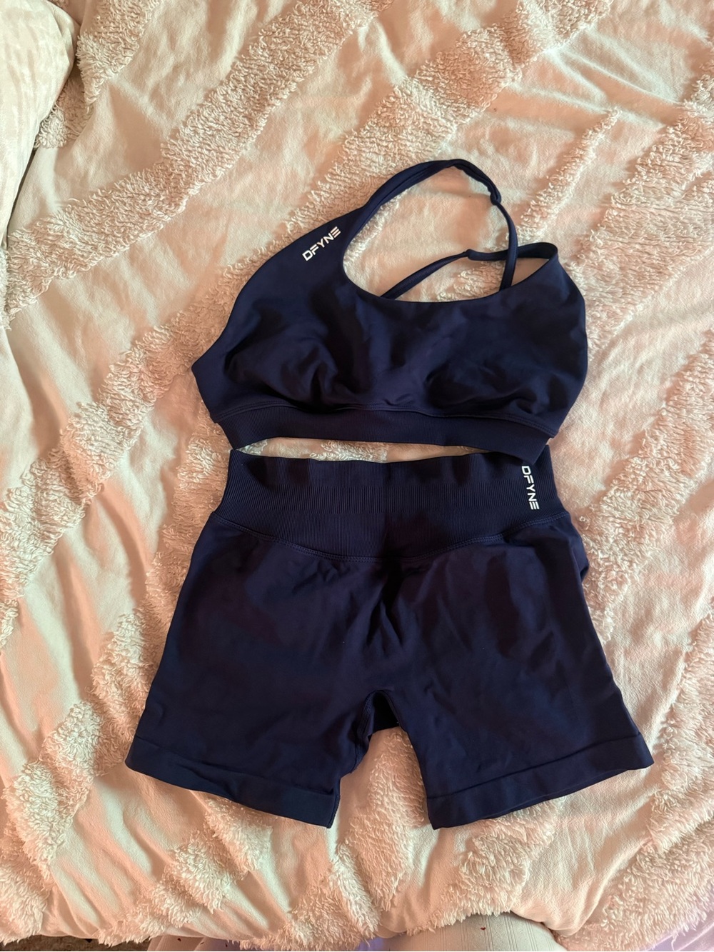 DFYNE workout set!